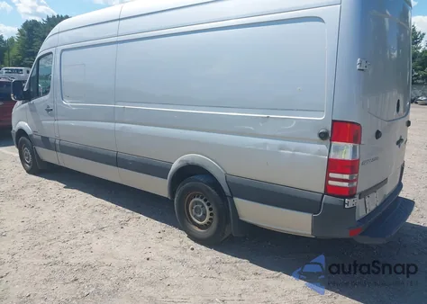 2015 Mercedes-Benz Sprinter 2500 High Roof из США, поврежденный, VIN WD3PE8DC8FP110548